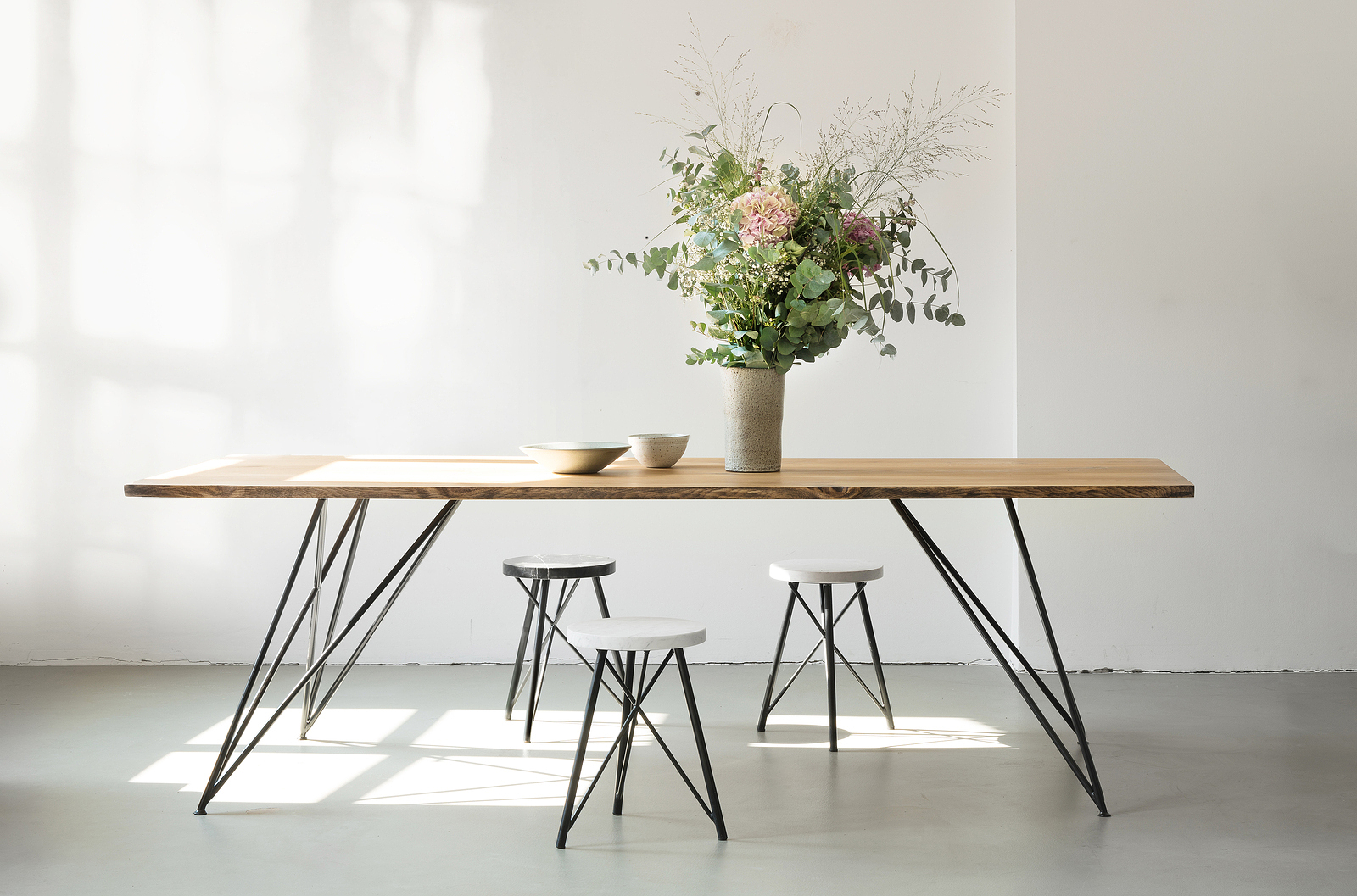 Oak Table Slim von NUTSANDWOODS – ein neuer Designklassiker